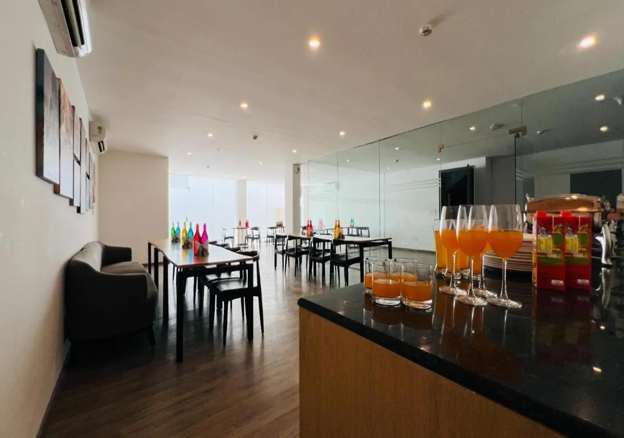 Bluo Penthouse #Staycation Bathtub, Terrace Garden Gurgaon India